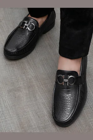 San Frissco Men Black Perforations Loafers