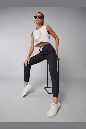 DOLCE CRUDO Women Lightweight Regular Length Mid Rise Clean Look Regular Fit Denim Joggers