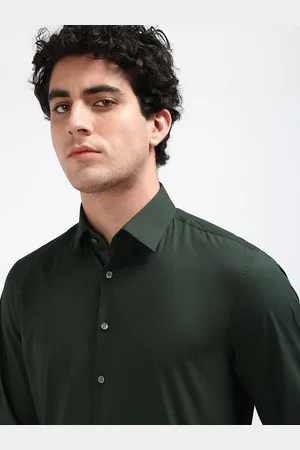 Calvin Klein Men Spread Collar Solid Cotton Slim Fit Casual Shirt