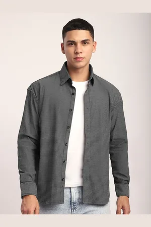 Beyoung Men Spread Collar Solid Cotton Casual Shirt