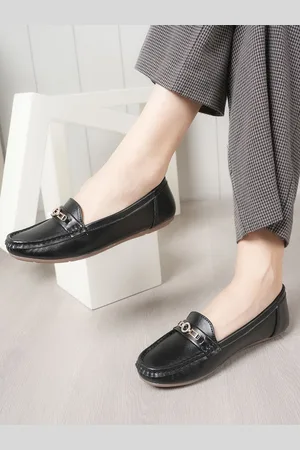 DressBerry Women Solid Round Toe Loafers