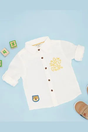 Pantaloons Boys Cutaway Collar Graphic Printed Cotton Casual Shirt