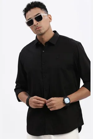 SHOWOFF Men Premium Spread Collar Solid Cotton Slim Fit Casual Shirt