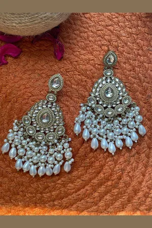 ISHKAARA Gold-Plated Kundan Studded & Beaded Contemporary Drop Earrings