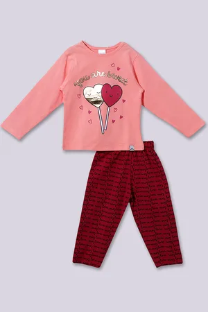 Moms Love Girls Printed T-Shirt With Trousers