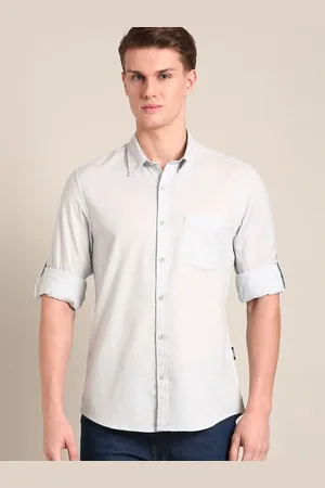 Roadster The Lifestyle Co. Men Standard Spread Collar Solid Cotton Casual Shirt