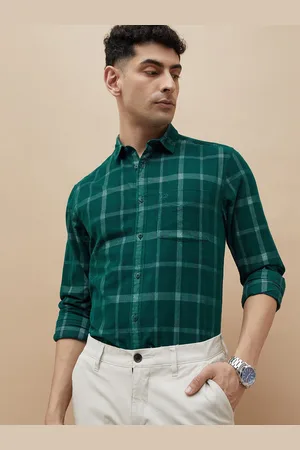 Lifestyle Men Cutaway Collar Checked Cotton Casual Shirt
