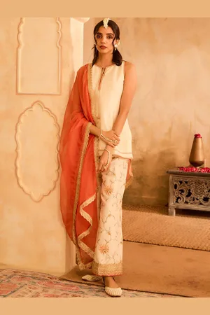 Bani Women Tie-Up Neck Kurti with Palazzos & Dupatta