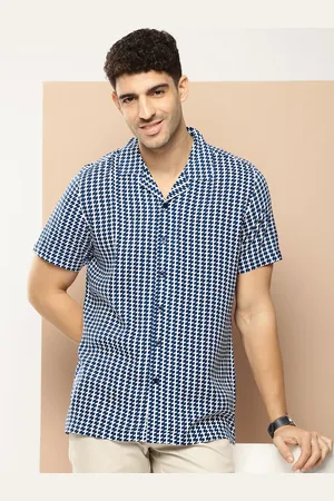 Invictus Men Original Slim Fit Opaque Printed Casual Shirt