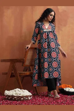 trueBrowns Ethnic Motifs Printed Pleated Gotta Patti A-Line Kurta with Trousers