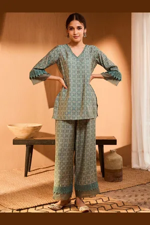 Bani Women Abstract Printed V-Neck Lace Detail Tunic And Trouser