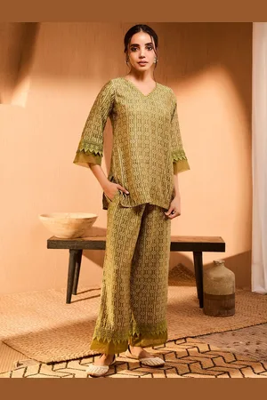 Bani Women Abstract Printed V-Neck Lace Detail Tunic And Trouser