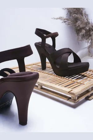 JM Looks Women Slim Heel Sandals