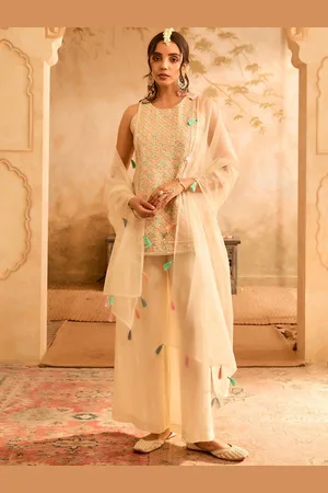 Bani Women Ethnic Motifs Embroidered Thread Work Straight Kurti with Palazzos & Dupatta