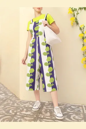 DressBerry Playful Yet Chic Stripe & Flower Printed Shoulder Straps Capri Jumpsuit