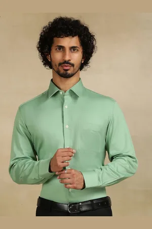 JADE BLUE Men Cutaway Collar Solid Cotton Slim Fit Casual Shirt