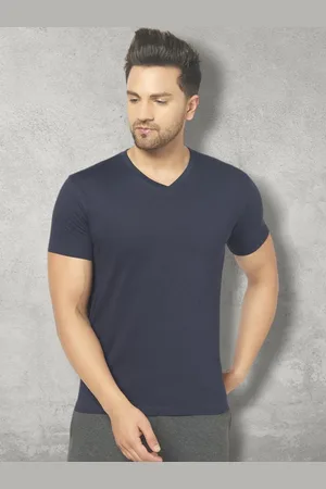 THE DAILY OUTFITS Men Solid V-Neck Cotton T-shirt