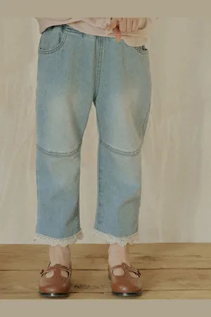 LULU & SKY Girls Straight Fit High-Rise Slash Knee Light Fade Jeans