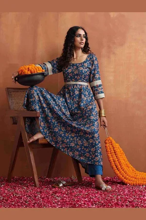 trueBrowns Ethnic Motifs Printed Panelled Kurta With Trousers