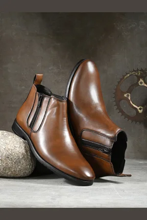 Roadster The Lifestyle Co Men Slim-Heeled Chelsea Boots