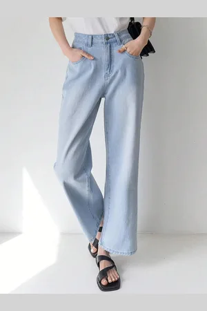 KOTTY Women Straight Fit High-Rise Stretchable Jeans
