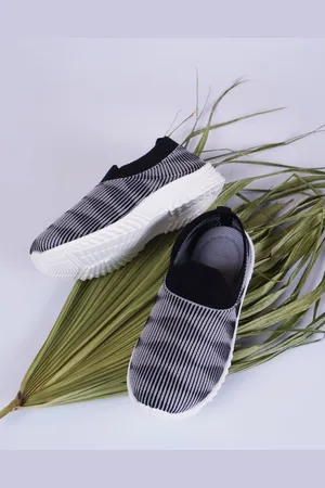 YK Boys Woven Design Slip-On Sneakers