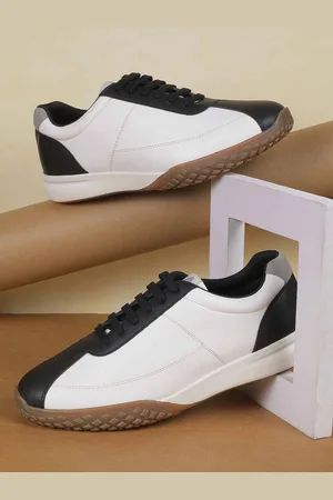 Metro Men Colourblocked Lace-Ups Sneakers