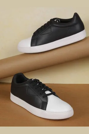 Metro Men Round Toe Comfort Insole Sneakers