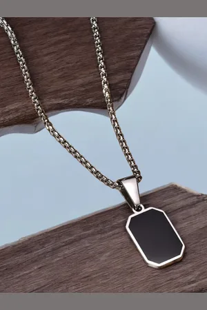 FÁBULA Silver-Plated Geometric Pendants With Chain