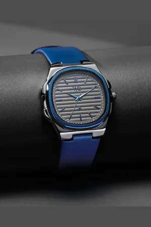 Fastrack Men Vyb Drift Textured Analogue Watch FV30011KL01W