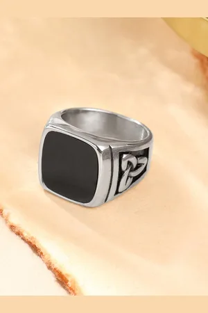 Yellow Chimes Men Silver-Toned & Black Stone-Studded Stainless Steel Square Finger Ring