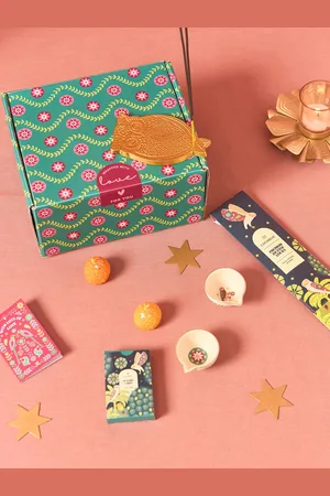 Chumbak Set of 7 Teal Good Vibes Gift Set
