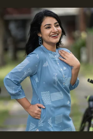 Hay Geometric Printed Mandarin Collar A-Line Kurta