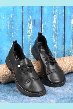 Jove Women Textured Loafers