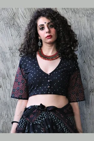 Chidiyaa Women Black Printed Cotton Saree Blouse