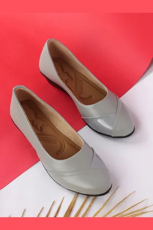 Denill Round Toe Ballerinas