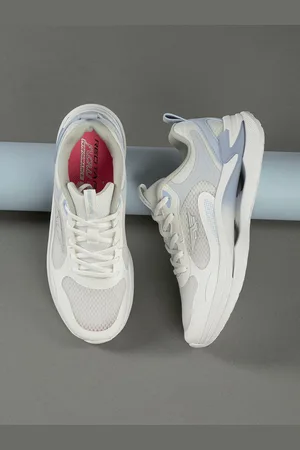 Red Tape Women Walking Sports Shoes