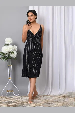 IQRAAR Women V Neck Fit & Flare Dress