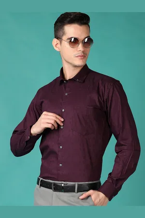 V-Mart Men Spread Collar Solid Cotton Formal Shirt