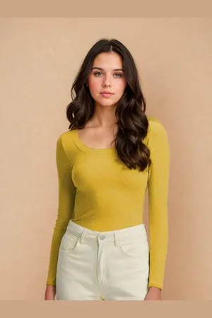 KOTTY Women Solid Fitted Top