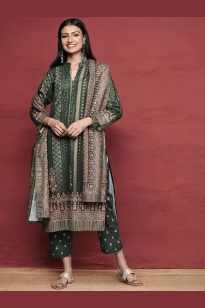 Ahalyaa Green Floral Printed Mandarin Collar Velvet Straight Kurta with Trousers & Dupatta