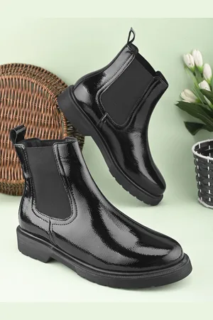 DressBerry Women Round-Toe Chelsea Boots