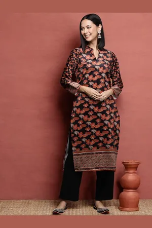 Ahalyaa Floral Printed Gotta Patti Velvet Straight Kurta