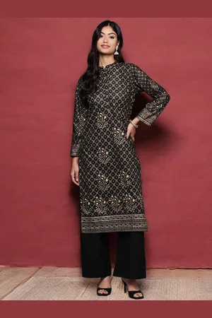 Ahalyaa Black & Beige Bandhani Printed Mandarin Collar Velvet Straight Kurta