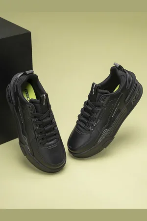 Red Tape Women Round Toe Sneakers