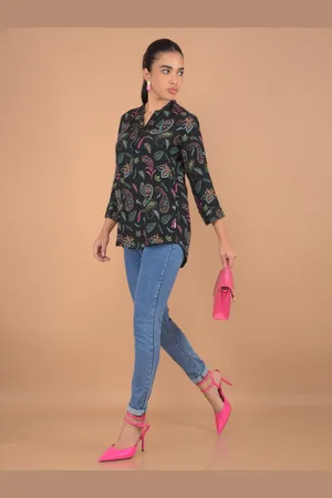 Crimsoune Club Women Mid Rise Light Fade Stretchable Jeans