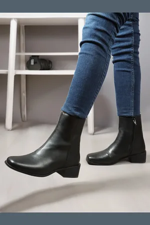 Elle Women Block-Heeled Chelsea Boots