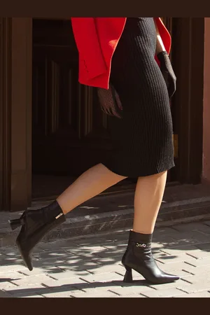 SAINT G. Black Leather Front Zipper Pointed Toe Heel Boots