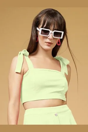 OOMPH Women Square Neck Sleeveless Crop Top
