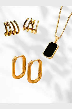 ISHKAARA Gold-Plated Minimal Stone Studded Pendant With Earrings